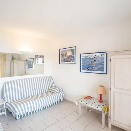 Апартаменти Chaleureux Avec Terrasse Et Parking Au Lavandou - Fr-1-816-2