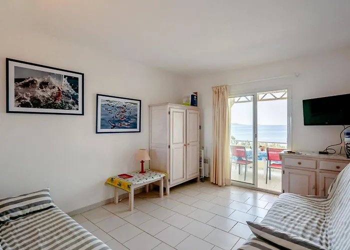 Chaleureux Avec Terrasse Et Parking Au Lavandou - Fr-1-816-2 Appartement Le Lavandou